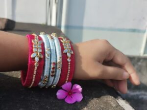 হাতে তৈরি নান্দনিক চুড়ি