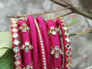 ঐতিহ্যের ছোঁয়ায় চুড়ি